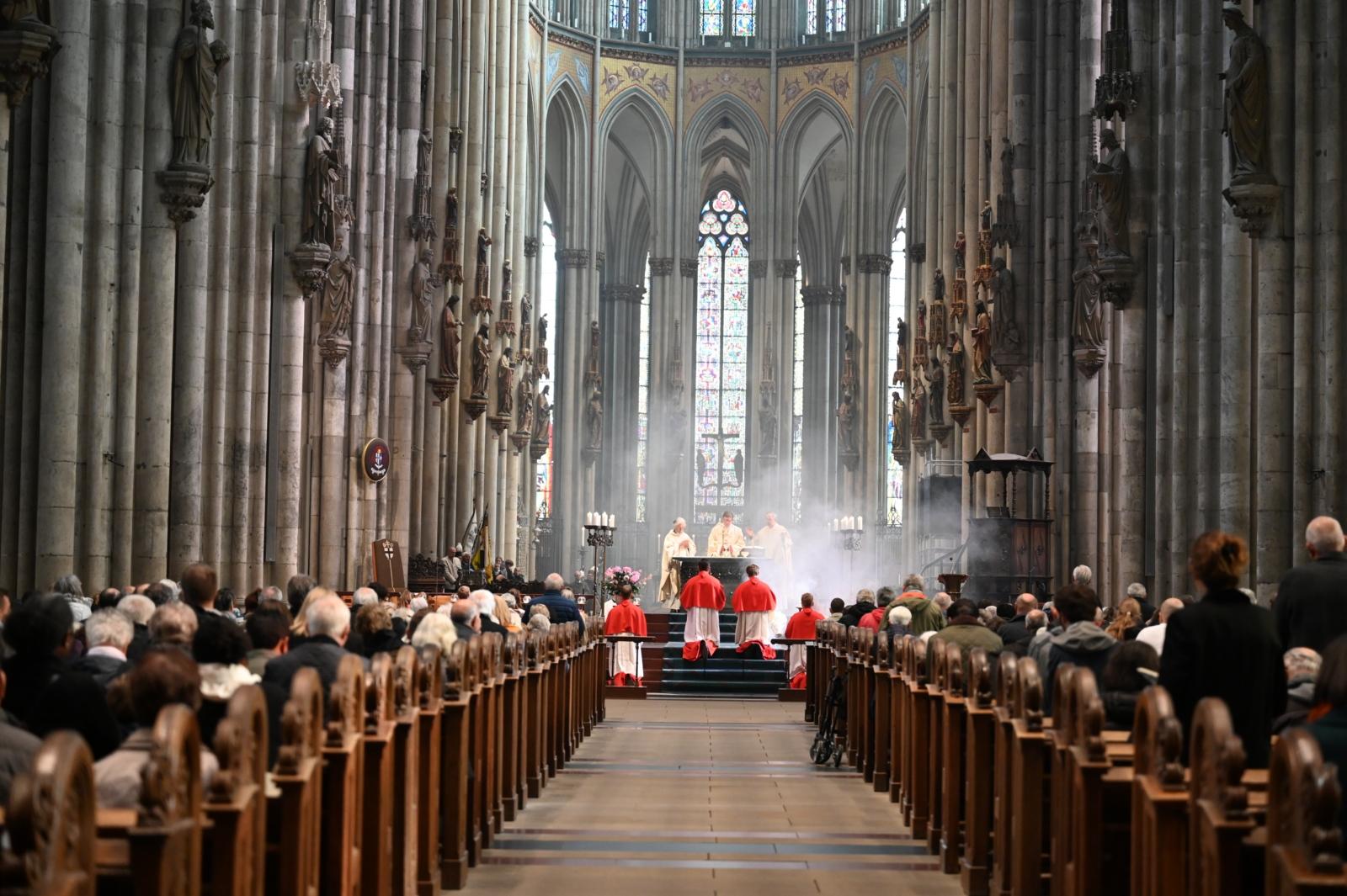 Kardinal Woelki feiert Hedwigswallfahrt im Kölner Dom (15.10.2023)