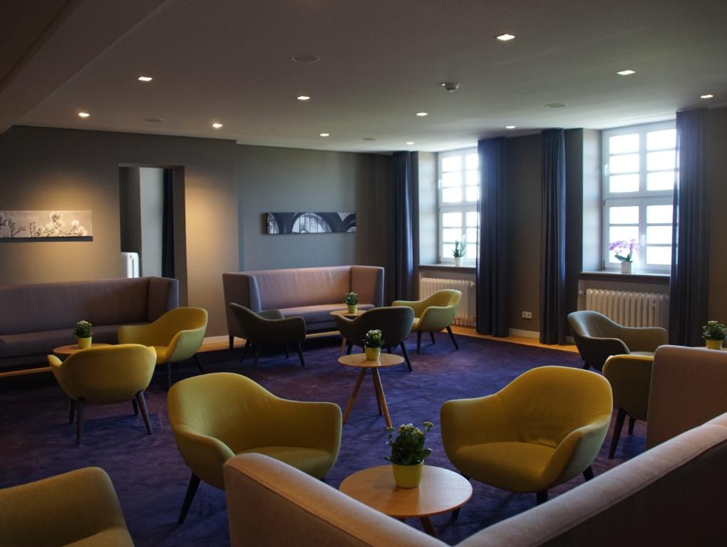 Domlounge1